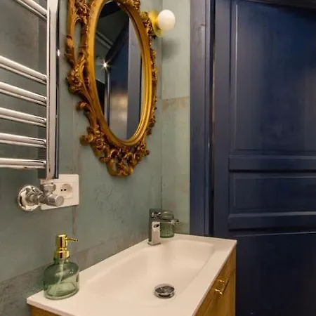 Rasella44, Blu Apartment *
